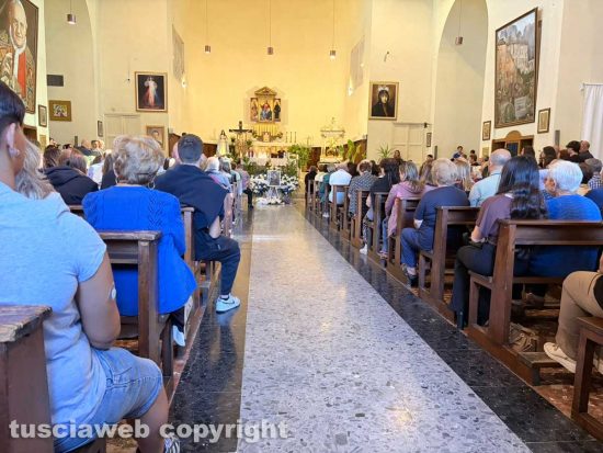 Mazzano Romano - I funerali di Gloria Mancini