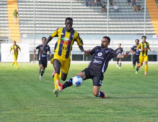 Ndoye in azione con la Viterbese
