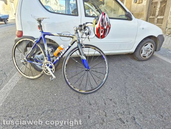 Montefiascone - Scontro auto-bici, ciclista ferito