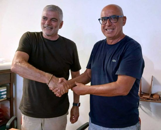 Tarquinia - La firma del contratto di affitto del campeggio di Spinicci