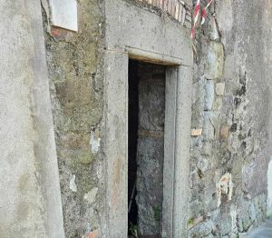 Viterbo - Stabile abbandonato in via delle Caprarecce