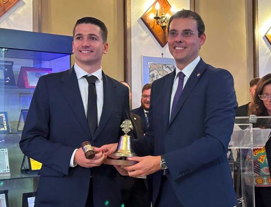 Alessio Mecozzi e Gabriele Sabato, consegna della campana Leo