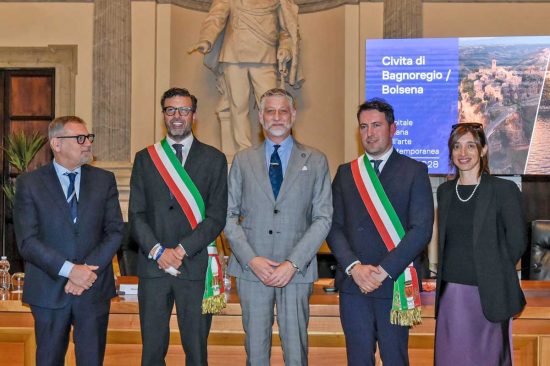 Bolsena e Bagnoregio - Capitale italiana dell’arte contemporanea 2028 - Al centro Andrea Di Sorte, il ministro della cultura Alessandro Giuli e Luca Profili