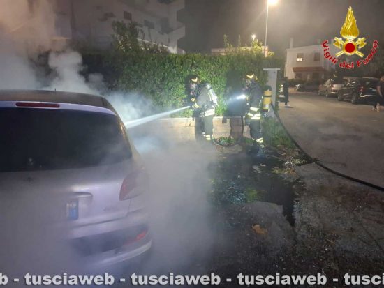 Santa Marinella – Una vettura alimentata a Gpl in fiamme