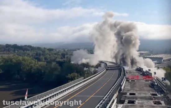 Orte - Viadotto Tevere, demolite le prime 13 campate