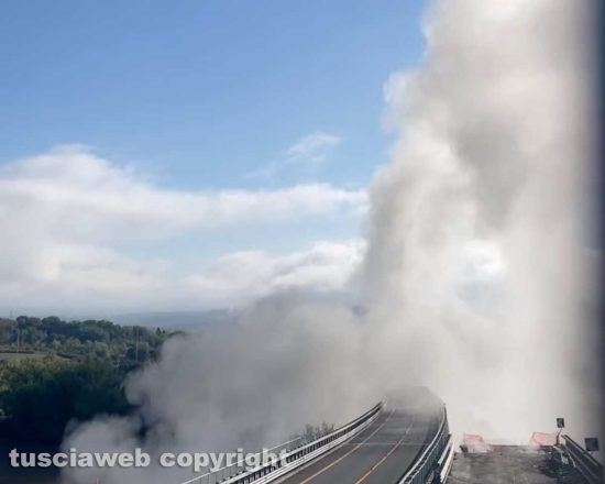 Orte - Viadotto Tevere, demolite le prime 13 campate