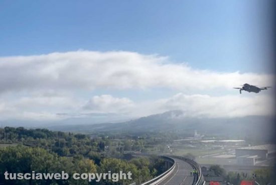 Orte - Viadotto Tevere, demolite le prime 13 campate - Il drone