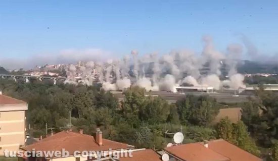 Orte - Viadotto Tevere, demolite le prime 13 campate