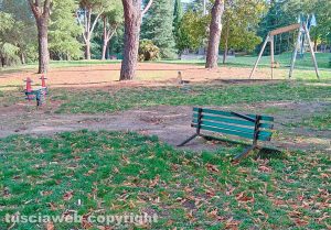 Viterbo - Il degrado del parco dell'aeronautica