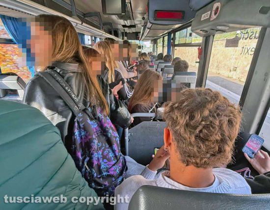 Viterbo - Disagi sui pullman per gli studenti