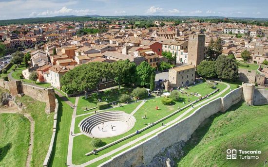 Tuscania - La veduta del centro dall'alto