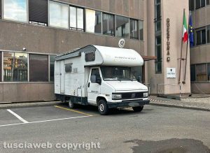 Viterbo - Camper nel mirino della polizia, accertamenti sulla cannabis trovata all'interno