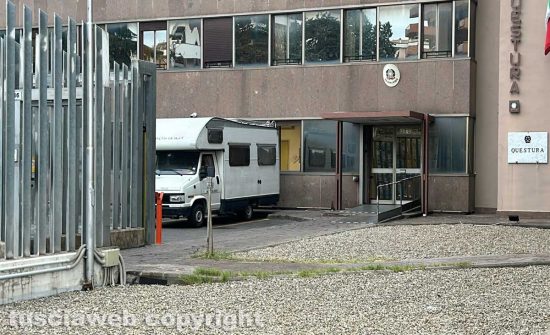 Viterbo - Camper nel mirino della polizia, accertamenti sulla cannabis trovata all'interno