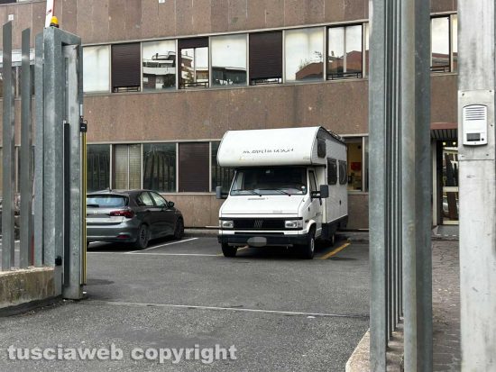 Viterbo - Camper nel mirino della polizia, accertamenti sulla cannabis trovata all'interno