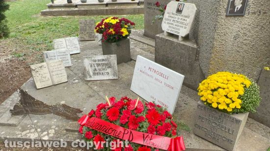 Viterbo - Cerimonia in ricordo di Luigi Petroselli al cimitero di San Lazzaro