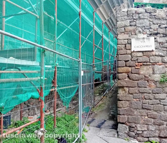 Viterbo - Segnalazione su via Mazzini