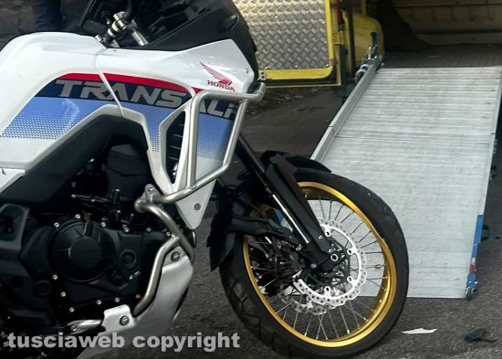 Viterbo - La Quercia - Auto contro moto