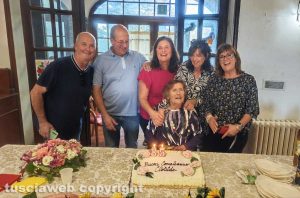 Viterbo - Al centro la festeggiata Clotilde Caprini