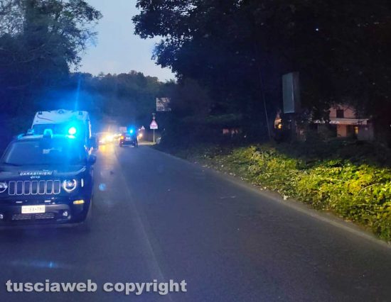 Capranica - Frontale sulla Cassia - Ambulanza e carabinieri sul posto