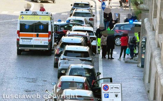 Viterbo - Lite in via Ascenzi - Sul posto carabinieri e ambulanza
