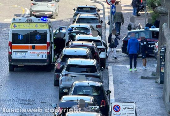 Viterbo - Lite in via Ascenzi - Sul posto carabinieri e ambulanza