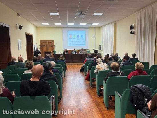 Viterbo - Scorie nucleari - La sala con comitati e associazioni