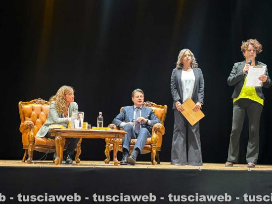 Viterbo - Giuseppe Conte al teatro San Leonardo