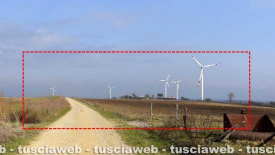 Una fotosimulazione di alcune delle pale eoliche previste a Tuscania