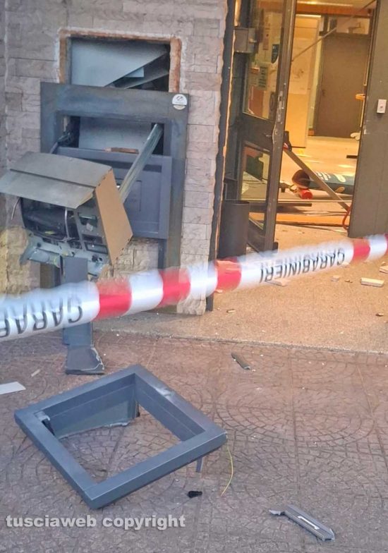 Caprarola - Colpo nella notte in banca