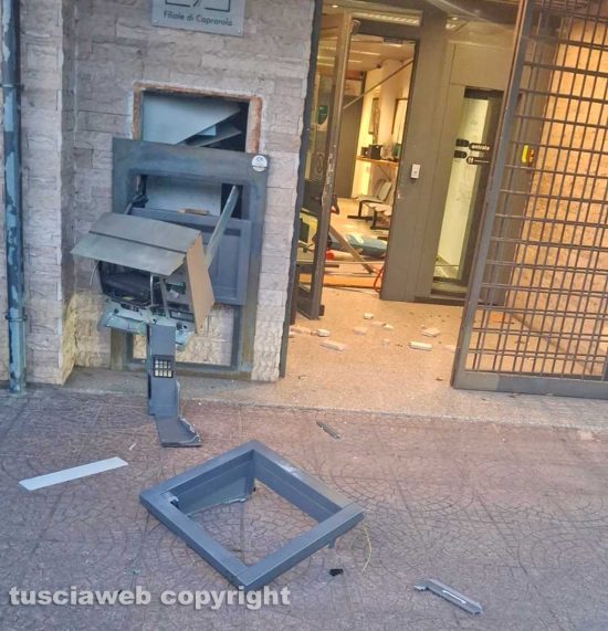 Caprarola - Colpo nella notte in banca