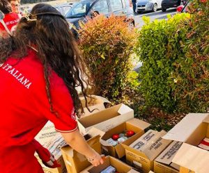 L'iniziativa Coop "Dona la spesa"